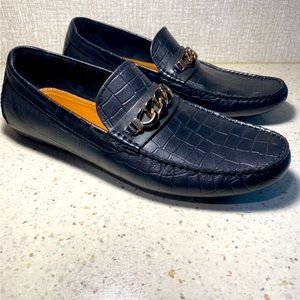 Faux leather croc print shoes